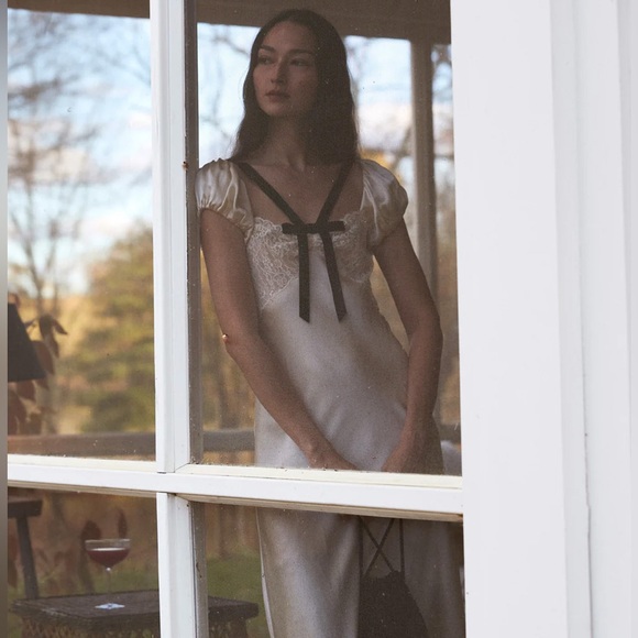 Doen Dresses & Skirts - Doen Sabrina Dress ~ candlelight